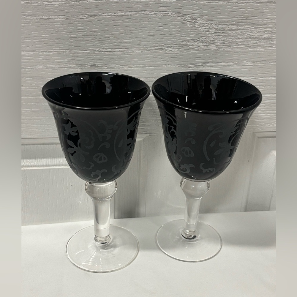 Hand Blown Etched Floral Black and Clear Wine Glasses A Set of 2 16 Oz